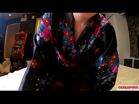 ❤️ Jong cosplay-meisie hou van seks tot orgasme met 'n spuit in 'n perdevrou en 'n blowjob. Asiatiese meisie met harige poes en pragtige tiete in tradisionele Japannese kostuum in amateurvideo wat masturbasie met fokspeelgoed wys. Sakura 3 OSAKAPORN. ❤❌ Porno by ons ❌